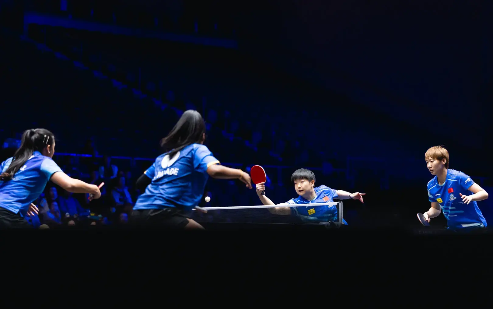 郑怡静双打, 接下来竞争, 将比分甩开 郑怡静双打, 接下来竞争, 将比分甩开