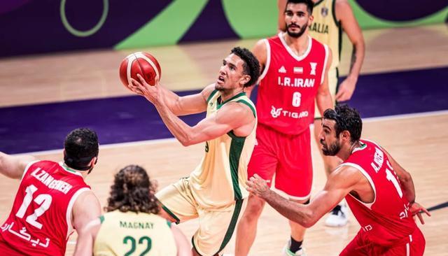 渐将优势扩, 男篮争夺冠 渐将优势扩, 男篮争夺冠