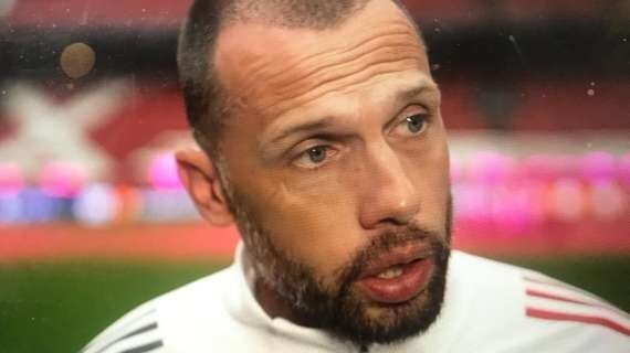 一起踢了很, 地想感受这